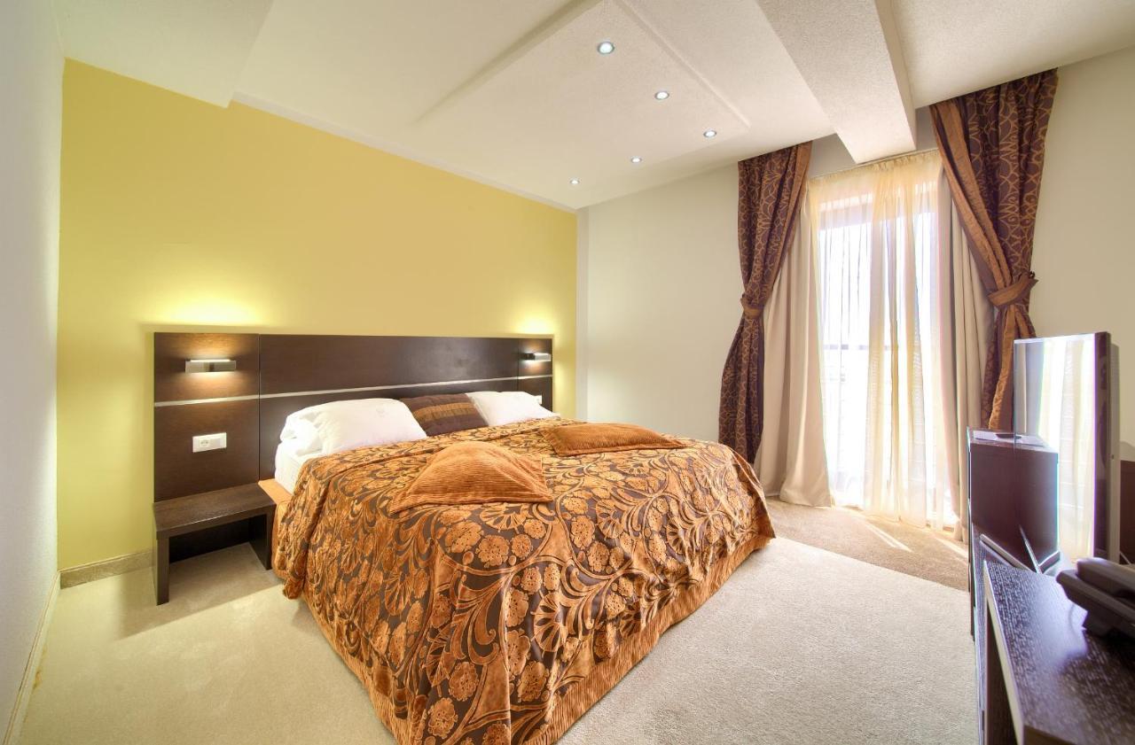 קרק Hotel Marina מראה חיצוני תמונה